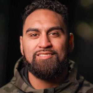 Meet your Posher, Manumalo